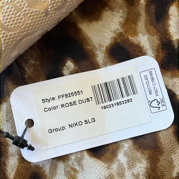 Brand New Guess Rose Dust Iridescent Trifold Card Organizer Snap Close Wallet - Picture 8 of 13